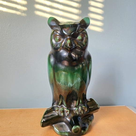 Vintage Blue Mountain Pottery Owl Statue green drip glaze bird wise cottage - Picture 2 of 14